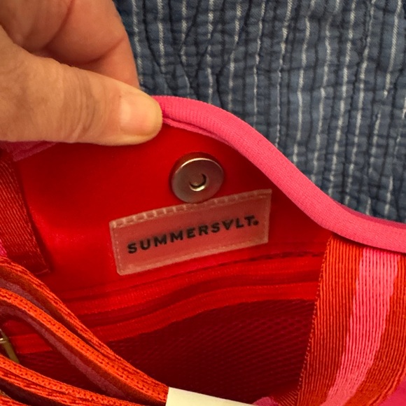 NWT SummerSalt neoprene Red Women's Tote - Picture 3 of 4